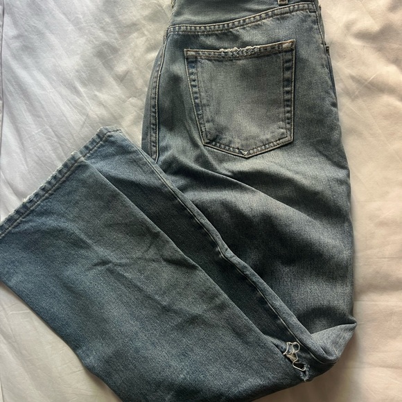 SOLD Reformation Cynthia High Rise Relaxed Jeans - Picture 4 of 7